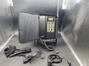 Vintage UNIDEN CP1700 Mobile Car Bag Phone. For Parts / Not Tested.